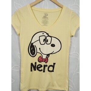 Snoopy Peanuts NERD Graphic T-shirt Size Adult Medium Yellow V Neck